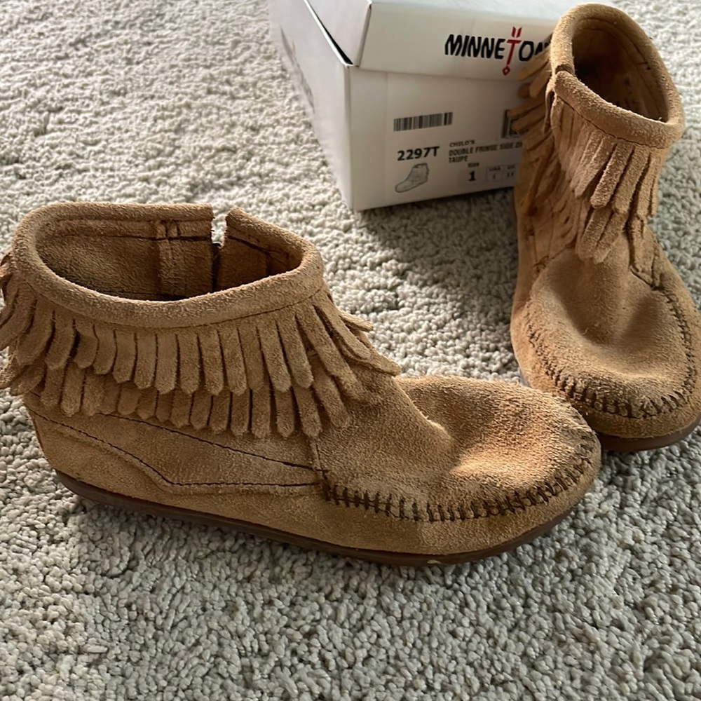 Minnetonka boots. Little girl size 1